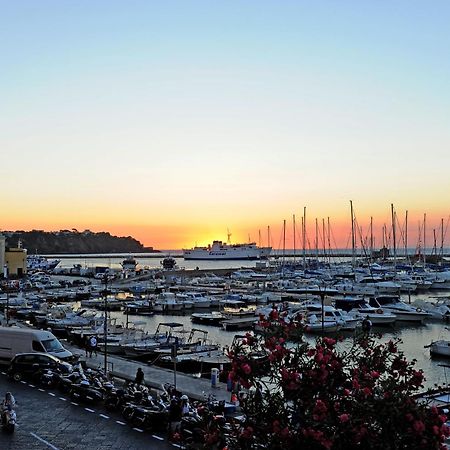 L'Isola Del Postino Rooms Procida Exterior foto